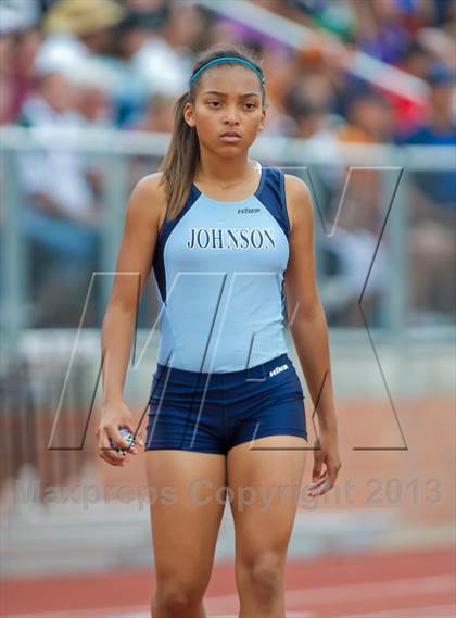 Thumbnail 3 in UIL Region 4 Regional Track & Field photogallery.
