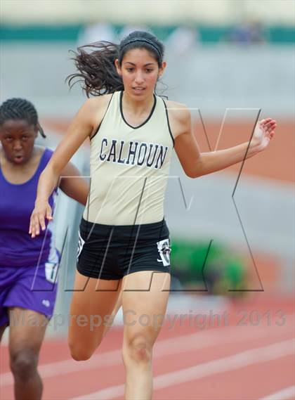 Thumbnail 3 in UIL Region 4 Regional Track & Field photogallery.