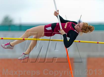 Thumbnail 2 in UIL Region 4 Regional Track & Field photogallery.