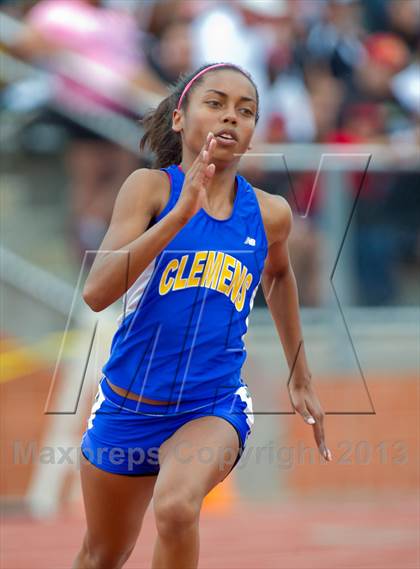 Thumbnail 1 in UIL Region 4 Regional Track & Field photogallery.