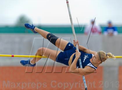 Thumbnail 1 in UIL Region 4 Regional Track & Field photogallery.