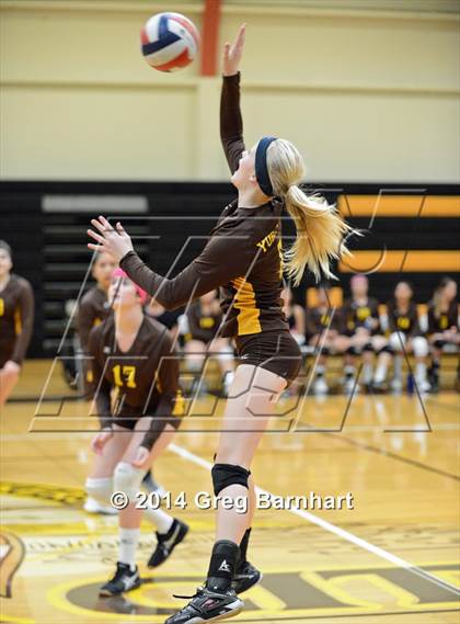 Thumbnail 1 in Lincoln @ Yuba City photogallery.