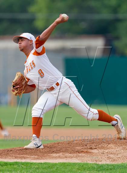 Thumbnail 3 in Sharyland vs. Eagle Pass (UIL 5A Region IV Regional Quarterfinal Playoff) photogallery.