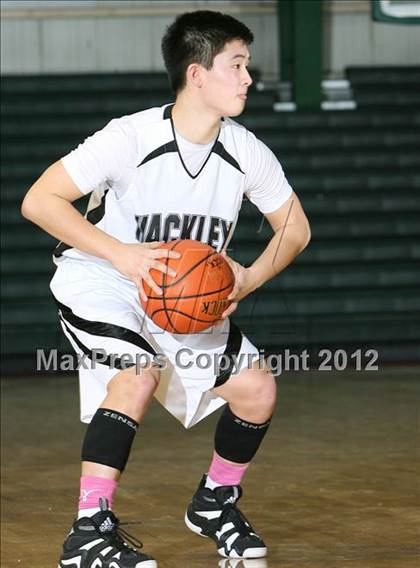 Thumbnail 2 in Hackley vs. Friends Seminary photogallery.
