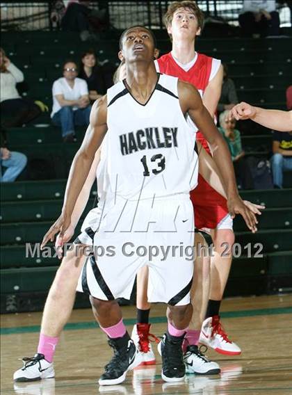 Thumbnail 2 in Hackley vs. Friends Seminary photogallery.