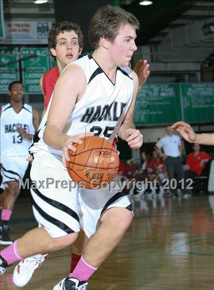 Thumbnail 1 in Hackley vs. Friends Seminary photogallery.