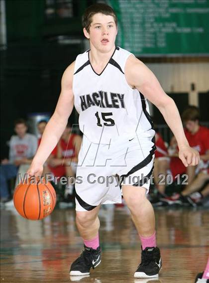 Thumbnail 3 in Hackley vs. Friends Seminary photogallery.