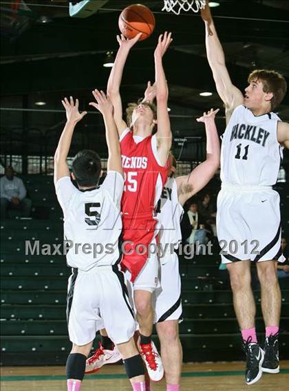 Thumbnail 3 in Hackley vs. Friends Seminary photogallery.