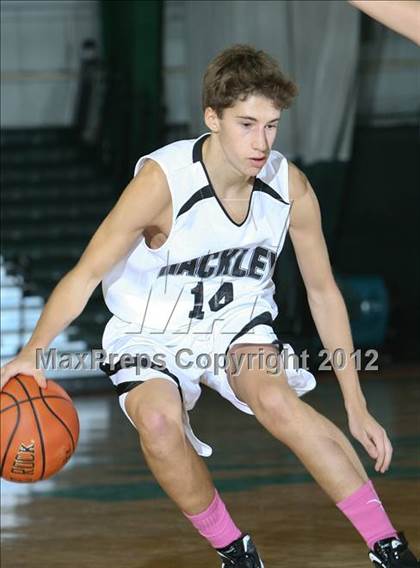 Thumbnail 3 in Hackley vs. Friends Seminary photogallery.