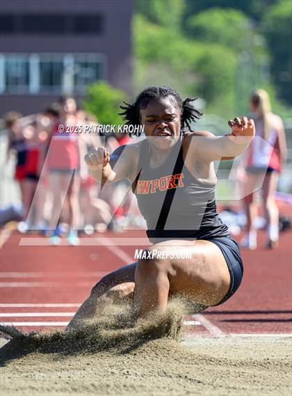Thumbnail 3 in Newport - Bellevue vs Juanita (Long Jump) photogallery.