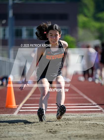 Thumbnail 1 in Newport - Bellevue vs Juanita (Long Jump) photogallery.