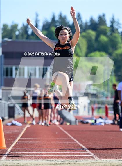 Thumbnail 3 in Newport - Bellevue vs Juanita (Long Jump) photogallery.