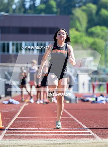 Thumbnail 1 in Newport - Bellevue vs Juanita (Long Jump) photogallery.