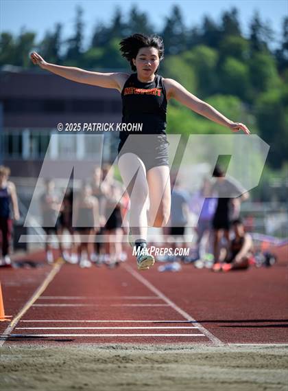 Thumbnail 1 in Newport - Bellevue vs Juanita (Long Jump) photogallery.