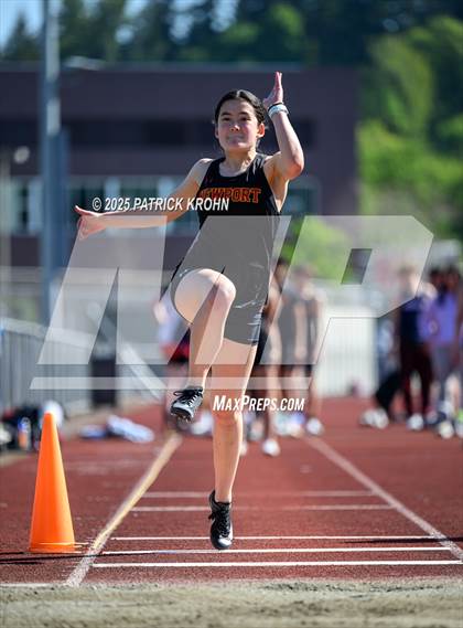 Thumbnail 3 in Newport - Bellevue vs Juanita (Long Jump) photogallery.