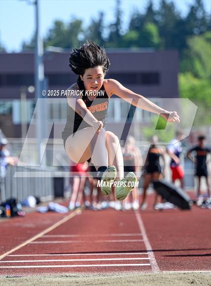 Thumbnail 1 in Newport - Bellevue vs Juanita (Long Jump) photogallery.