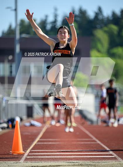 Thumbnail 3 in Newport - Bellevue vs Juanita (Long Jump) photogallery.