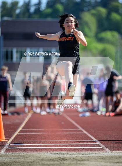 Thumbnail 3 in Newport - Bellevue vs Juanita (Long Jump) photogallery.