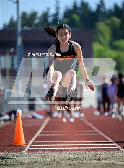 Thumbnail 3 in Newport - Bellevue vs Juanita (Long Jump) photogallery.
