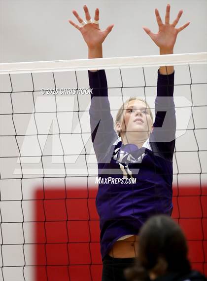 Thumbnail 1 in Fountain Hills vs Payson (Florence Invitational) photogallery.