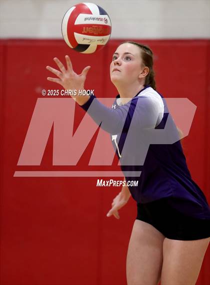 Thumbnail 2 in Fountain Hills vs Payson (Florence Invitational) photogallery.