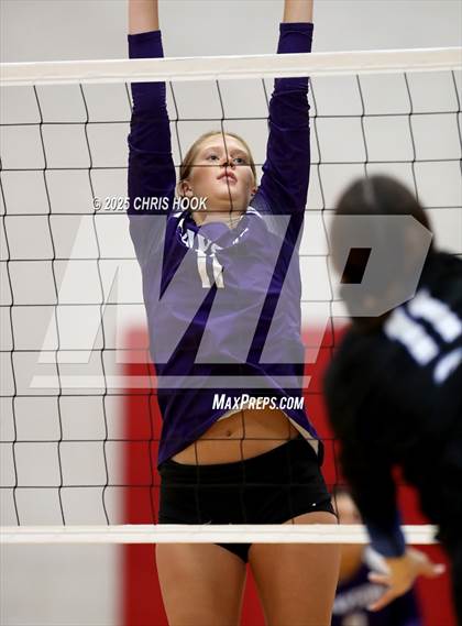 Thumbnail 3 in Fountain Hills vs Payson (Florence Invitational) photogallery.