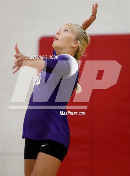 Thumbnail 3 in Fountain Hills vs Payson (Florence Invitational) photogallery.