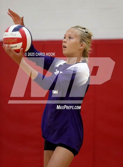 Thumbnail 2 in Fountain Hills vs Payson (Florence Invitational) photogallery.