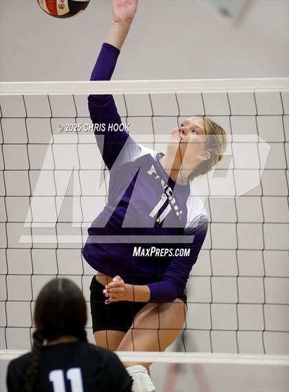 Thumbnail 2 in Fountain Hills vs Payson (Florence Invitational) photogallery.