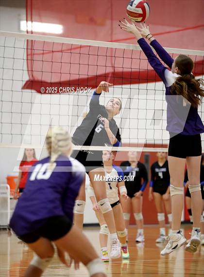 Thumbnail 2 in Fountain Hills vs Payson (Florence Invitational) photogallery.