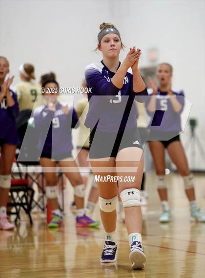 Thumbnail 2 in Fountain Hills vs Payson (Florence Invitational) photogallery.