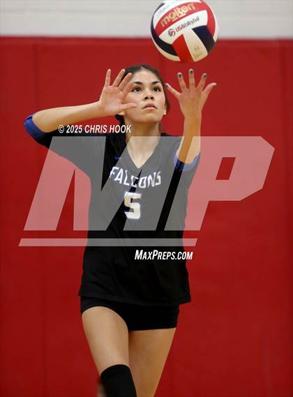 Thumbnail 2 in Fountain Hills vs Payson (Florence Invitational) photogallery.