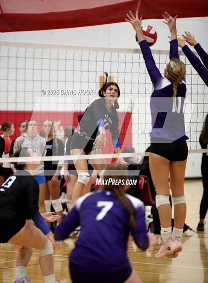 Thumbnail 1 in Fountain Hills vs Payson (Florence Invitational) photogallery.