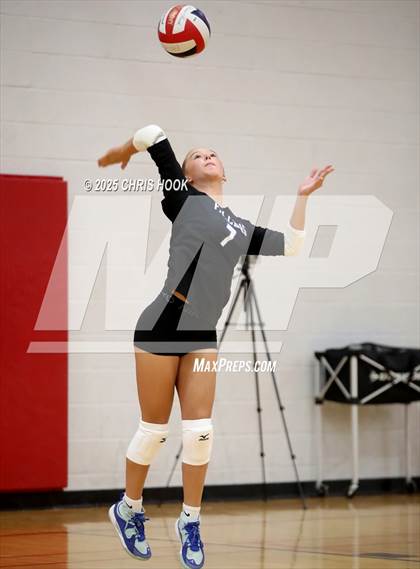 Thumbnail 2 in Fountain Hills vs Payson (Florence Invitational) photogallery.