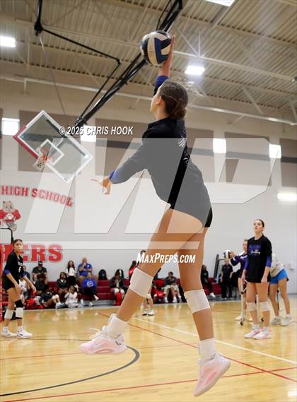 Thumbnail 3 in Fountain Hills vs Payson (Florence Invitational) photogallery.