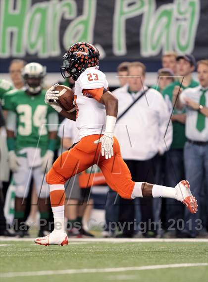 Thumbnail 2 in Brenham vs. Aledo (UIL 4A Division 2 Final) photogallery.