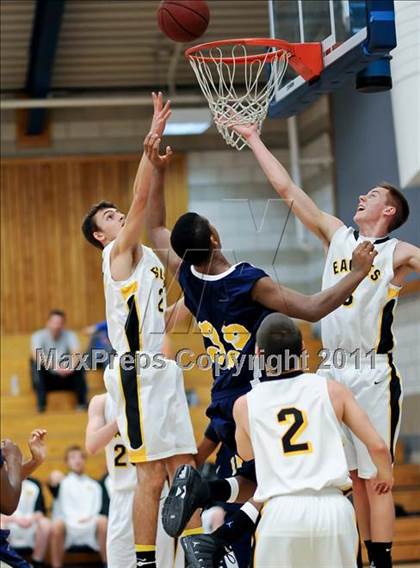 Thumbnail 3 in Del Oro vs Inderkum (Rocklin Holiday Tournament) photogallery.