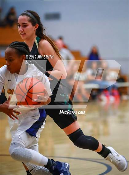 Thumbnail 3 in Hope Christian vs. Highland (Albuquerque Metro Championships) photogallery.