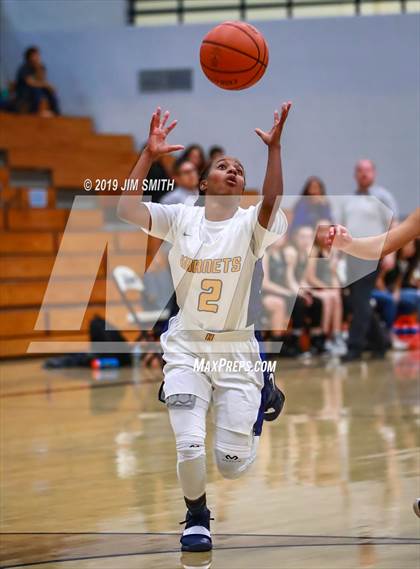 Thumbnail 2 in Hope Christian vs. Highland (Albuquerque Metro Championships) photogallery.