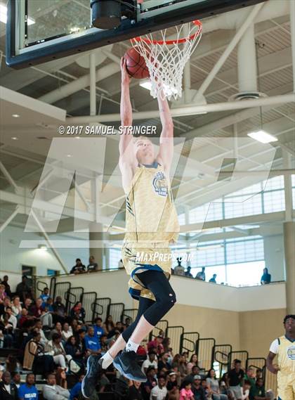 Thumbnail 2 in NorCal Sports All-Star Game (Bay Area vs. Sacramento) photogallery.