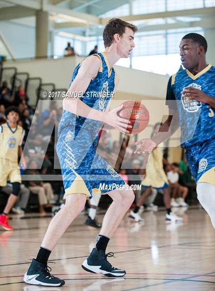 Thumbnail 2 in NorCal Sports All-Star Game (Bay Area vs. Sacramento) photogallery.