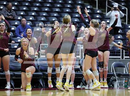 Thumbnail 1 in Dripping Springs vs. Tompkins (UIL 6A Final) photogallery.