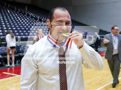 Thumbnail 2 in Dripping Springs vs. Tompkins (UIL 6A Final) photogallery.