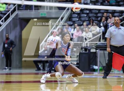 Thumbnail 1 in Dripping Springs vs. Tompkins (UIL 6A Final) photogallery.