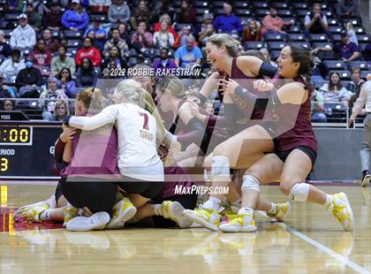 Thumbnail 1 in Dripping Springs vs. Tompkins (UIL 6A Final) photogallery.