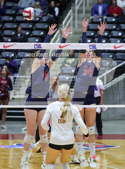Thumbnail 3 in Dripping Springs vs. Tompkins (UIL 6A Final) photogallery.