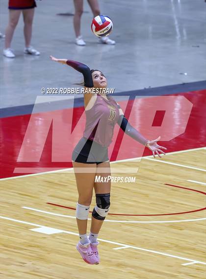 Thumbnail 2 in Dripping Springs vs. Tompkins (UIL 6A Final) photogallery.