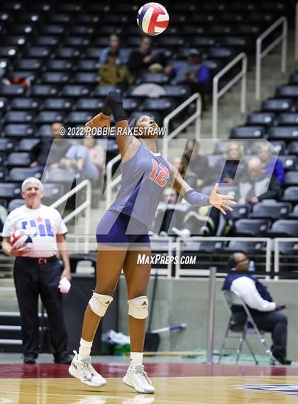 Thumbnail 1 in Dripping Springs vs. Tompkins (UIL 6A Final) photogallery.