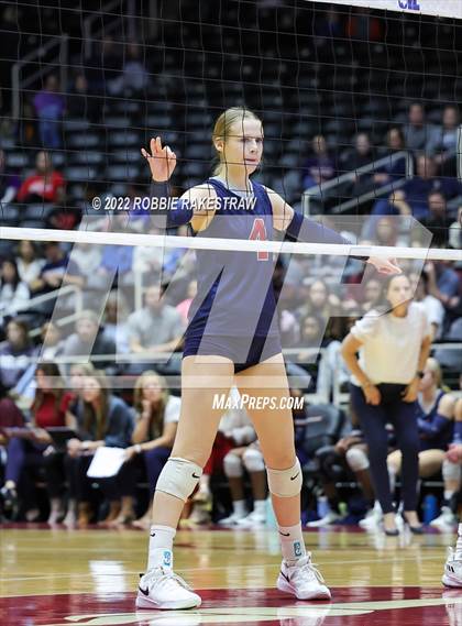 Thumbnail 1 in Dripping Springs vs. Tompkins (UIL 6A Final) photogallery.