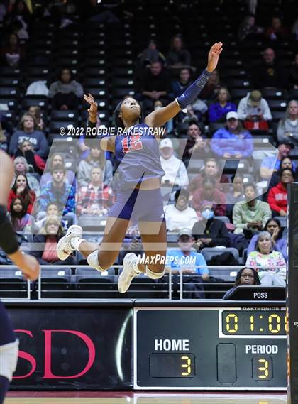 Thumbnail 3 in Dripping Springs vs. Tompkins (UIL 6A Final) photogallery.